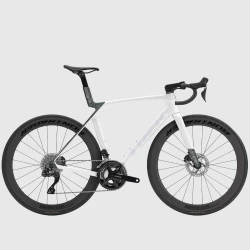 Rower Szosowy TREK MADONE SL 6 Gen 8 Gloss Crystal White/Matte Deep Smoke - 2026