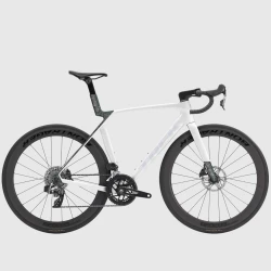 Rower TREK Szosowy Madone SL 6 AXS Gen 8 Gloss Crystal White/Matte Deep Smoke