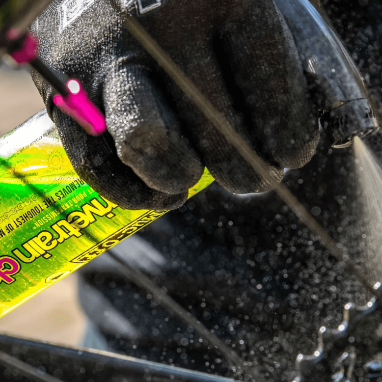 MUC-OFF ŚRODEK DO CZYSZCZENIA NAPĘDU Bio Drivetrain Cleaner 500ml
