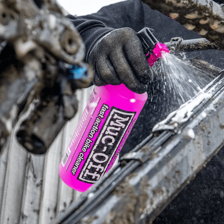 MUC-OFF ŚRODEK DO MYCIA ROWERU Z ROZPYLACZEM Nano Tech Bike Cleaner1L with trigger