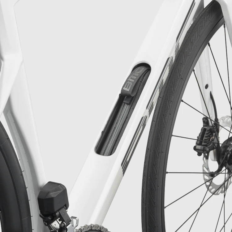 Rower Szosowy BMC Roadmachine TWO Metallic White