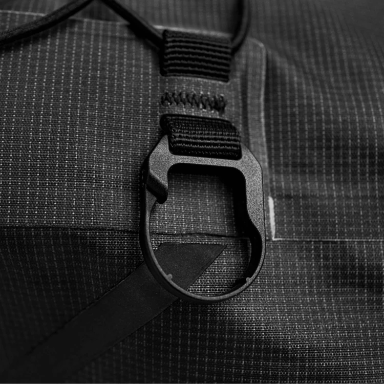 CYCLITE_B-2026-027-13-900_SADDLE-BAG-02_Black_Studio (3).png