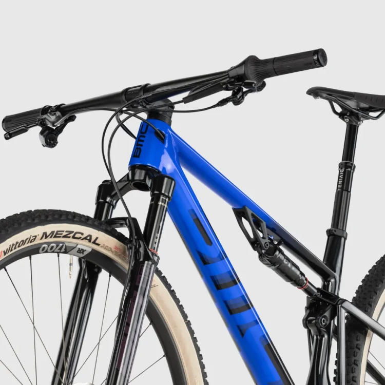 FOURSTROKE ONE blu blk cbn detail 12.webp