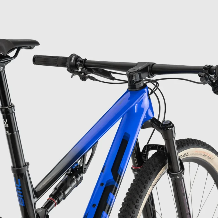 FOURSTROKE ONE blu blk cbn detail 7.webp