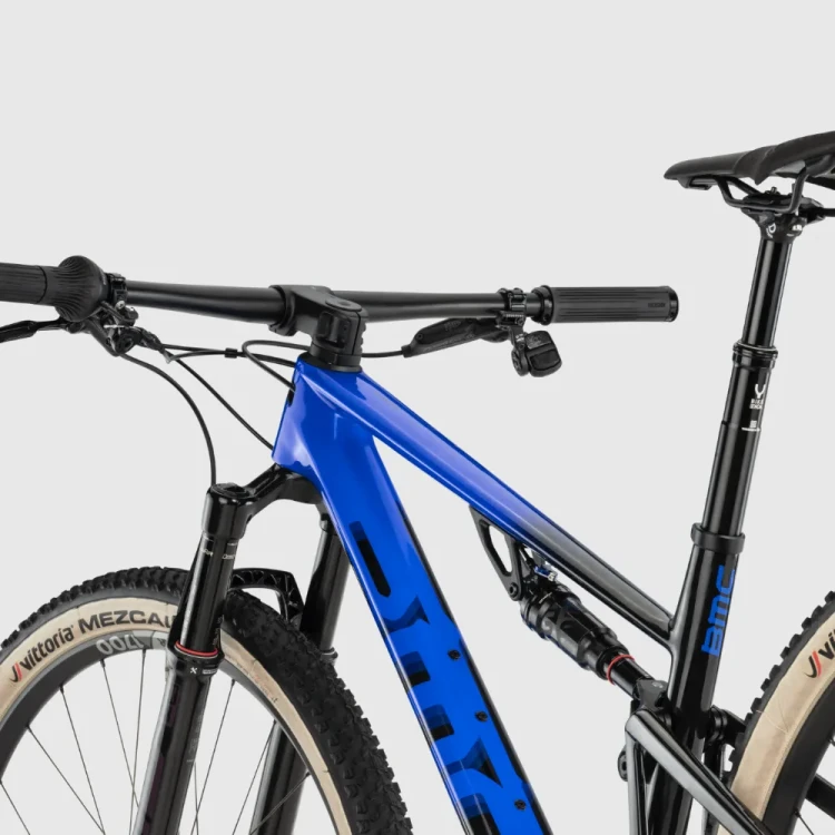 FOURSTROKE ONE blu blk cbn detail 4.webp